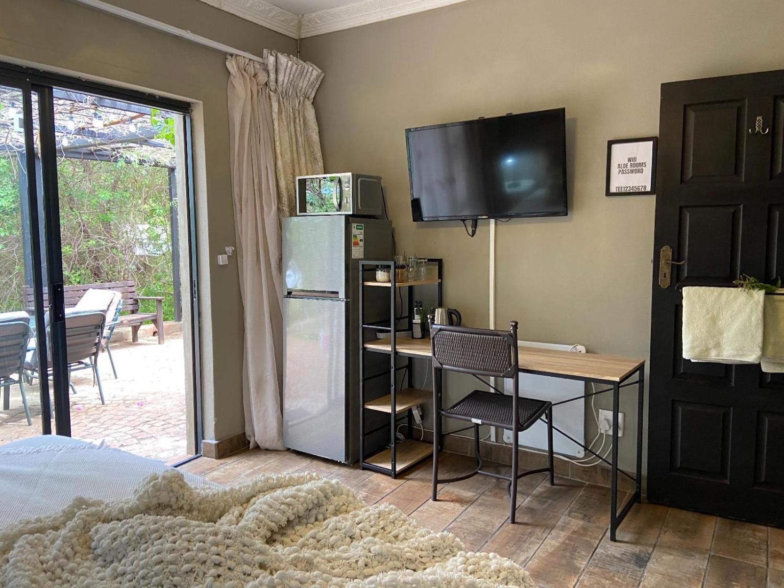Aloe Guesthouse Клерксдорп Номер фото