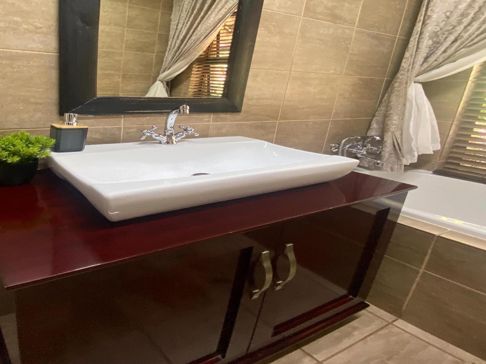 Aloe Guesthouse Клерксдорп Номер фото